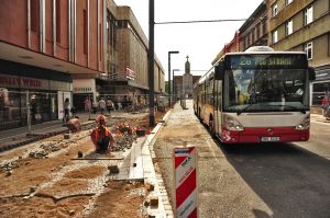 Provoz MHD se v ulicích kolem náměstí 28. října obnovil začátkem května