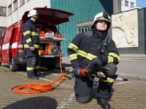 Krajští hasiči dostali nové zásahové vozidlo | Foto: HZS Královéhradeckého kraje