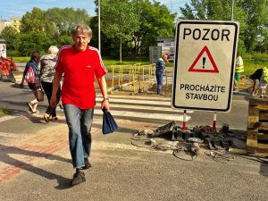 Přechod u Hvězdy se opravuje | Foto: V. Volejníková